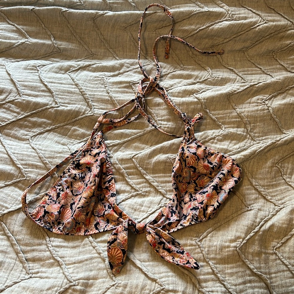 NWOT Doen Stringy Bikini Top in Bleu Tresors de la Mer, Size L